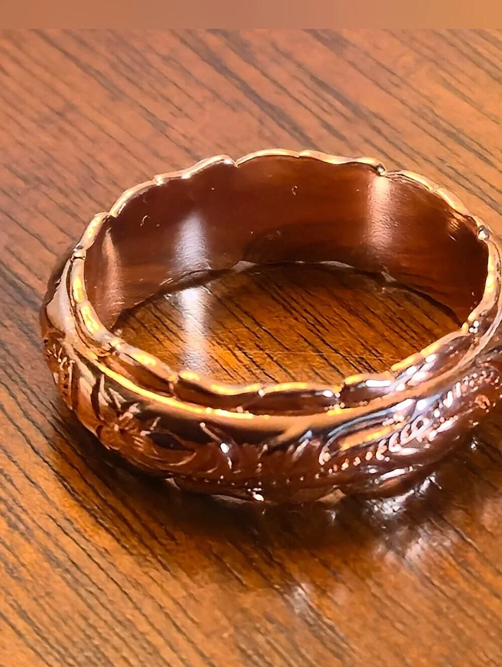 Rose Gold Engraved Raised Scrollwork Pattern Women's Band Ring Size 9